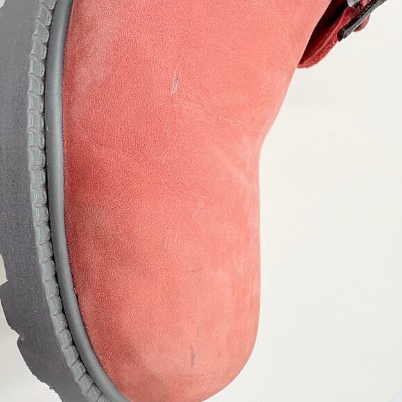 Timberland light red leather boots main image 4